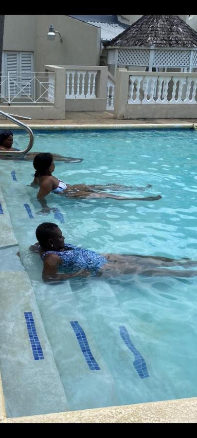 Ferienwohnung Chill On The Hill Ocho Rios Exterior foto