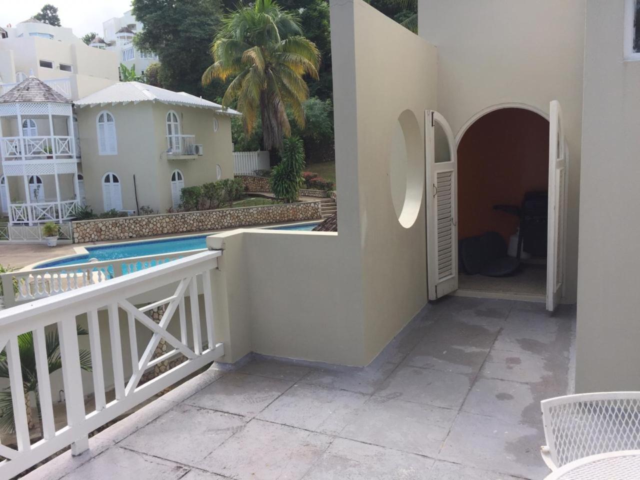Ferienwohnung Chill On The Hill Ocho Rios Exterior foto